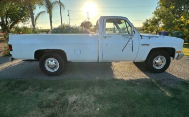 Gmc-c2500-1984-white-5