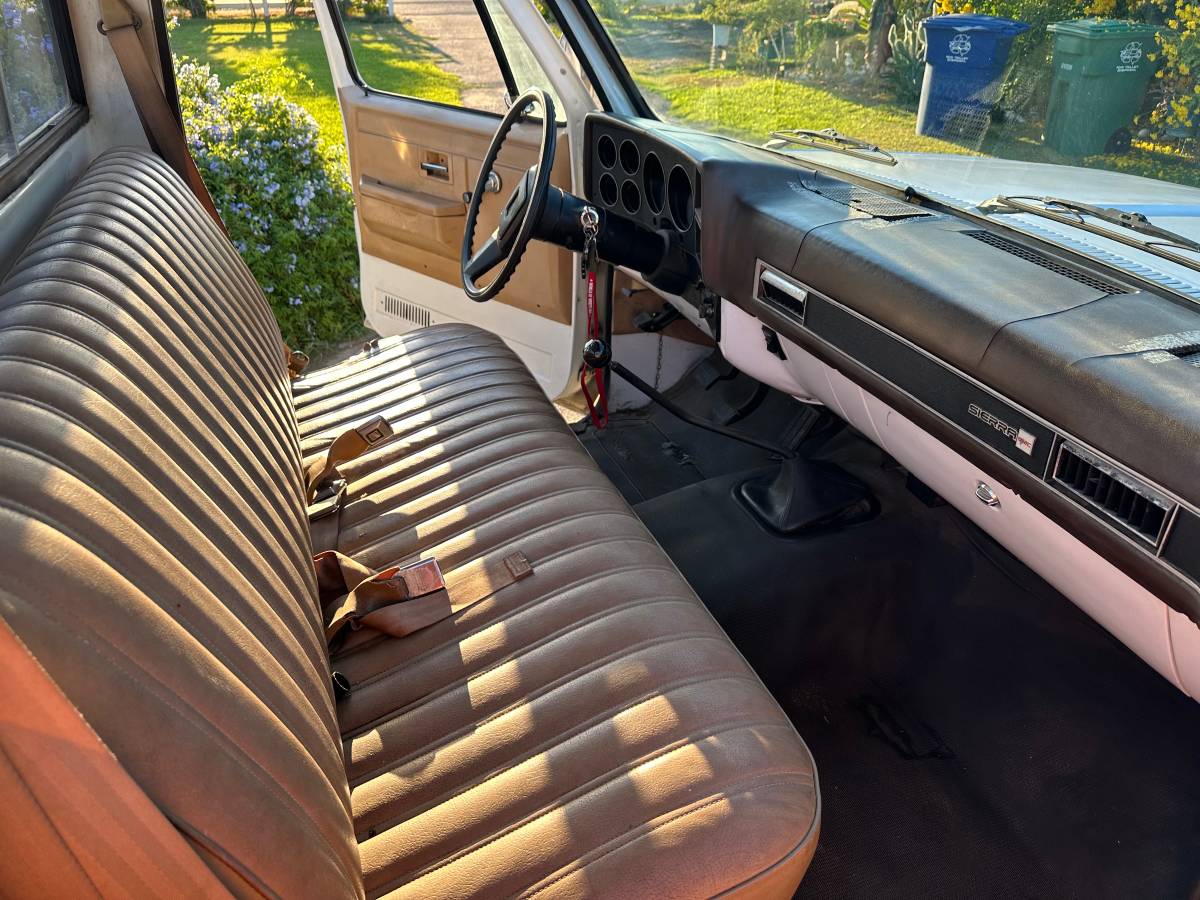 Gmc-c2500-1984-white-6