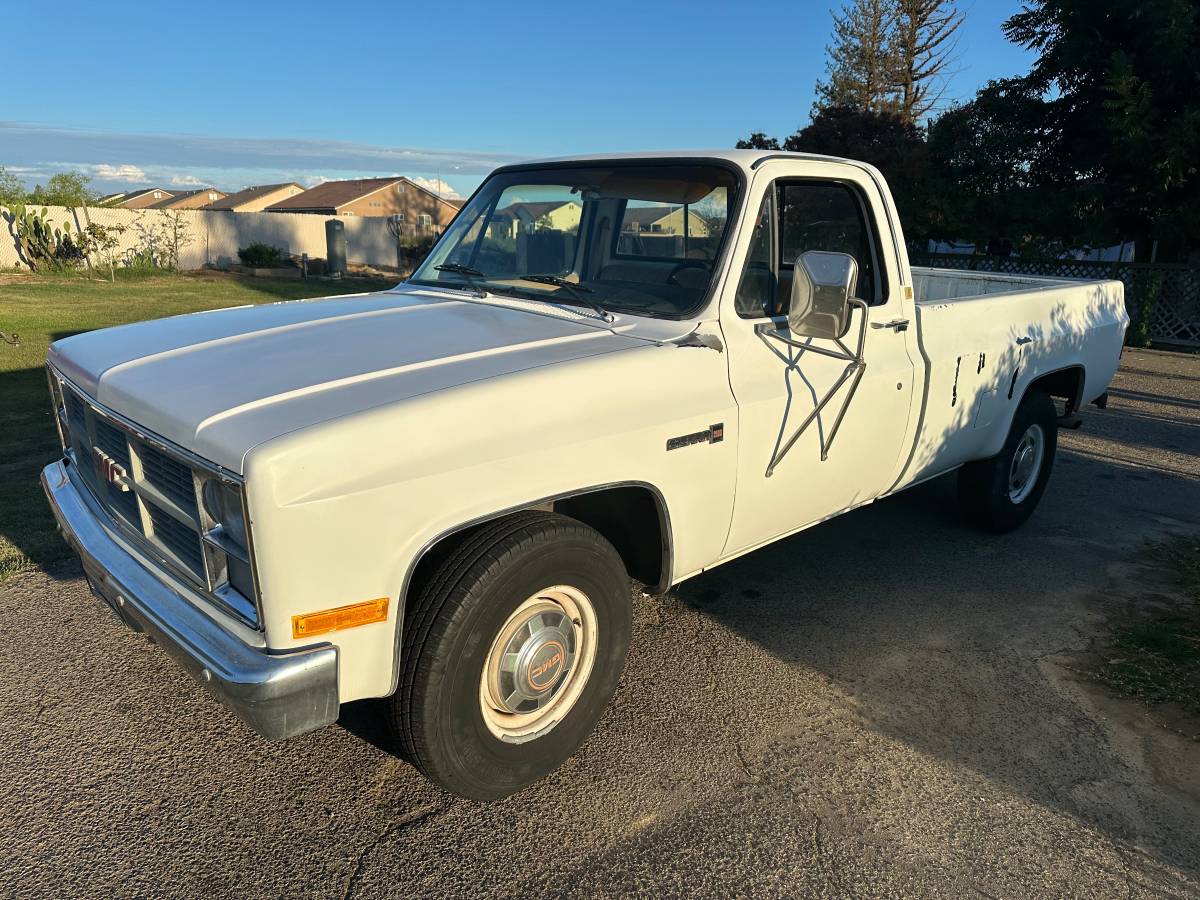 Gmc-c2500-1984-white