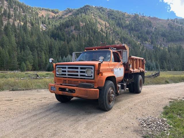 Gmc-c6500-diesel-1982-orange-1
