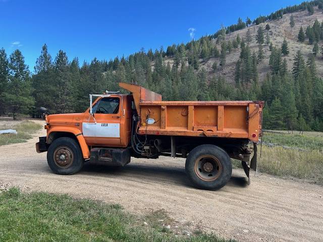Gmc-c6500-diesel-1982-orange
