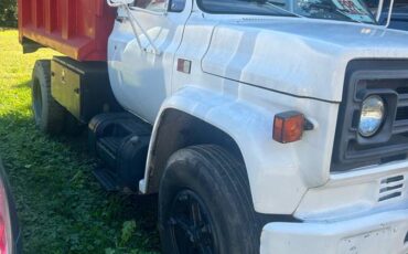 Gmc-c7-7000-medium-duty-medium-conventional-97.5-1984-white-1