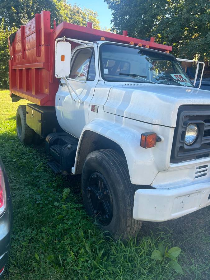 Gmc-c7-7000-medium-duty-medium-conventional-97.5-1984-white-1