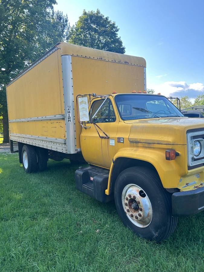 Gmc-c7000-1988-yellow-3