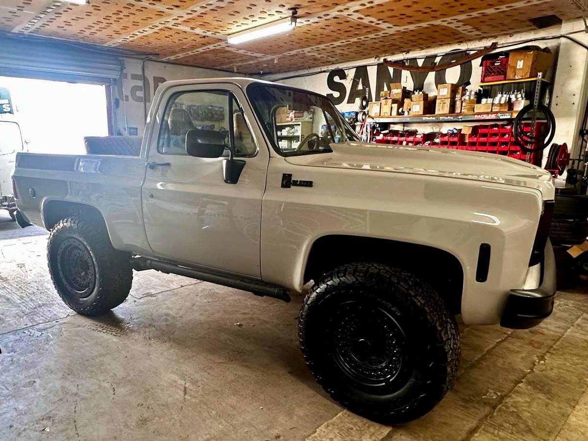 Gmc-jimmy-1976-grey-14