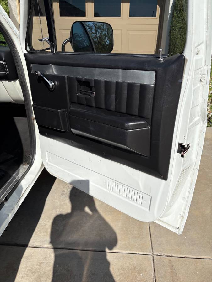 Gmc-jimmy-1989-white-10