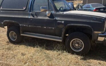 Gmc-jimmy-sierra-classic-1988-black-1