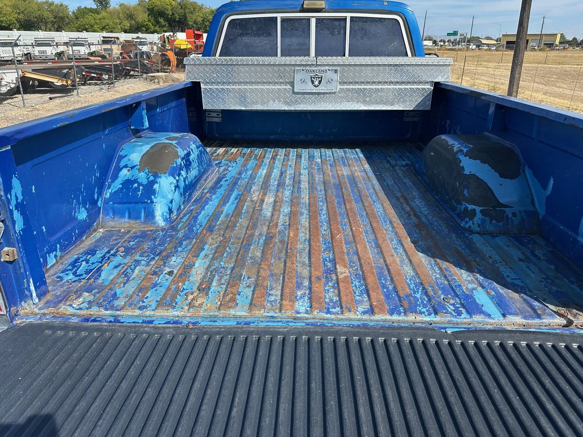 Gmc-k2500-1979-blue-5