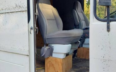 Gmc-p30-step-van-1974-white-3