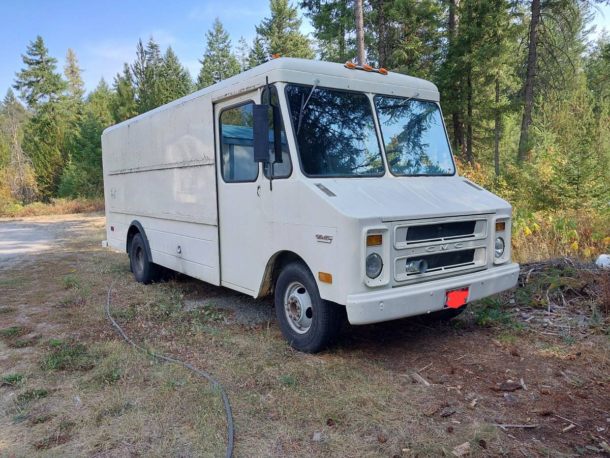 Gmc-p30-step-van-1974-white