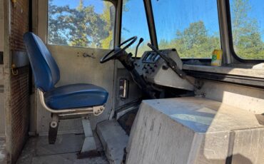Gmc-p35-1987-9