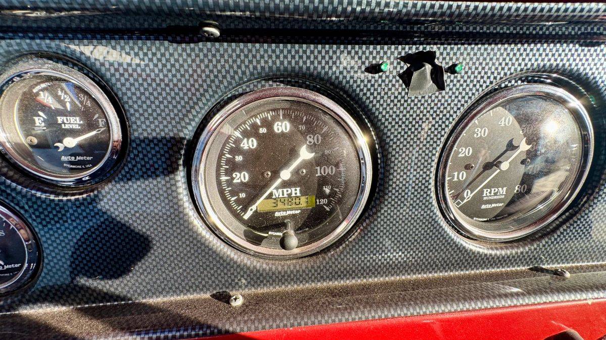 Gmc-pickup-resto-mod-1964-red-11