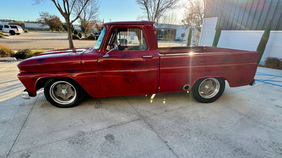 Gmc-pickup-resto-mod-1964-red-15