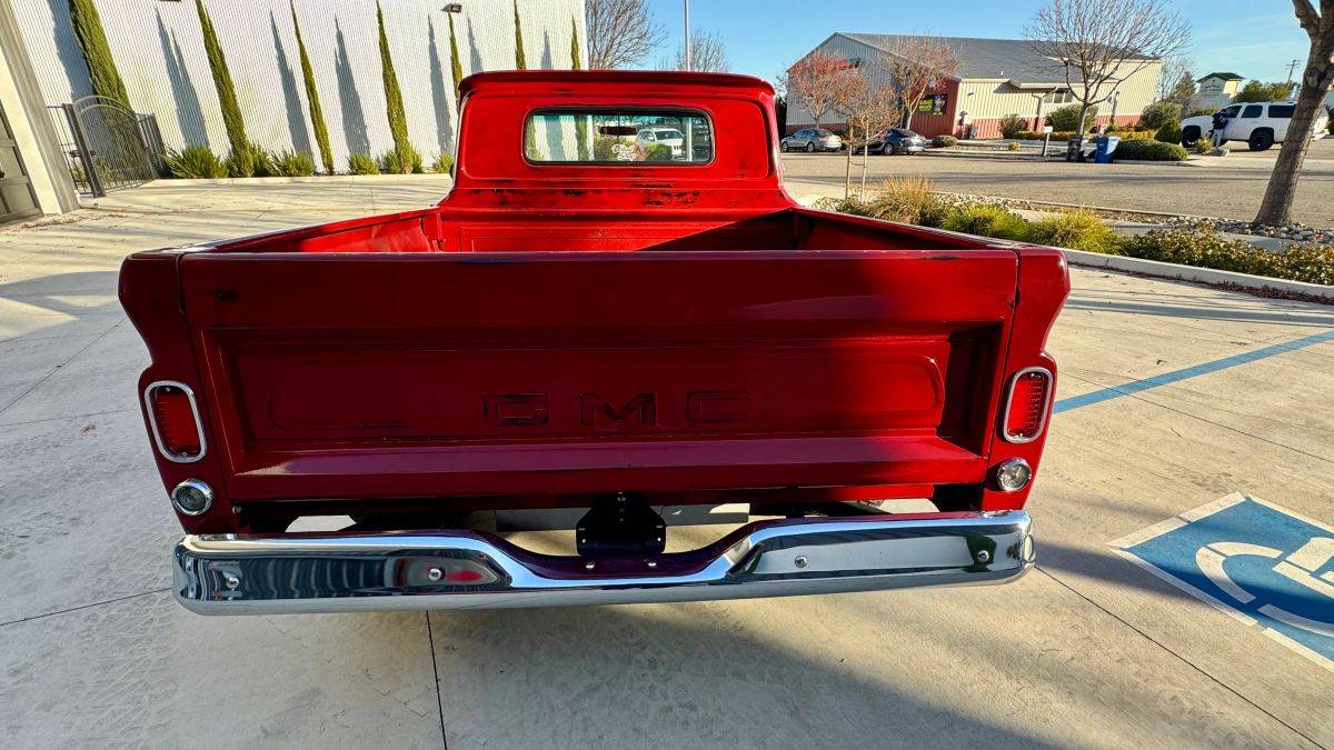 Gmc-pickup-resto-mod-1964-red-3