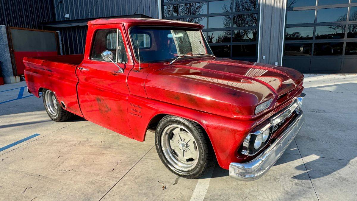 Gmc-pickup-resto-mod-1964-red-5