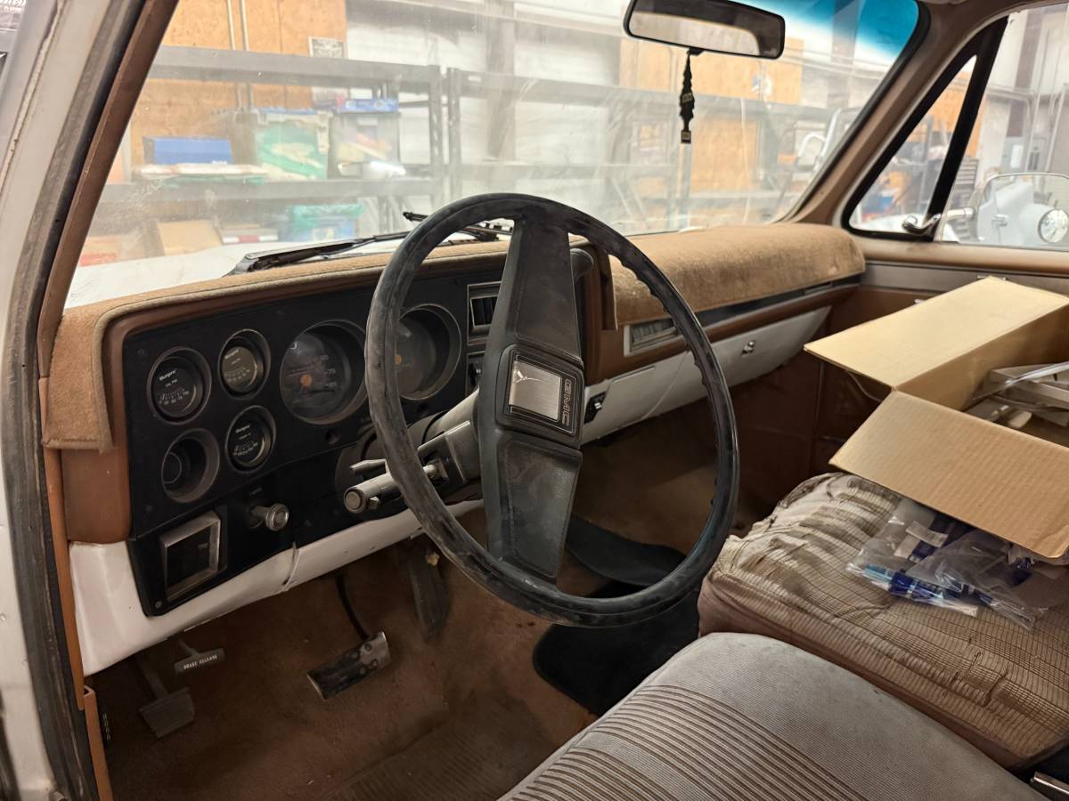 Gmc-r3500-1988-grey-1