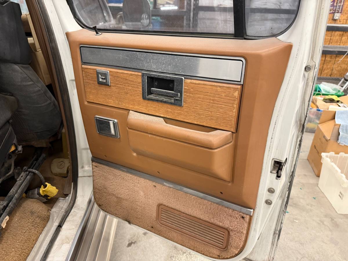 Gmc-r3500-1988-grey-2