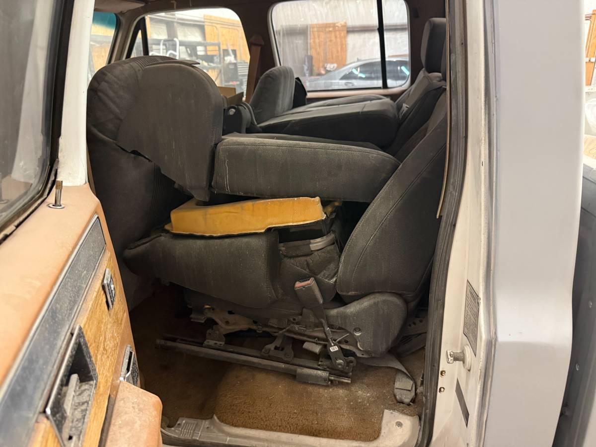Gmc-r3500-1988-grey-8