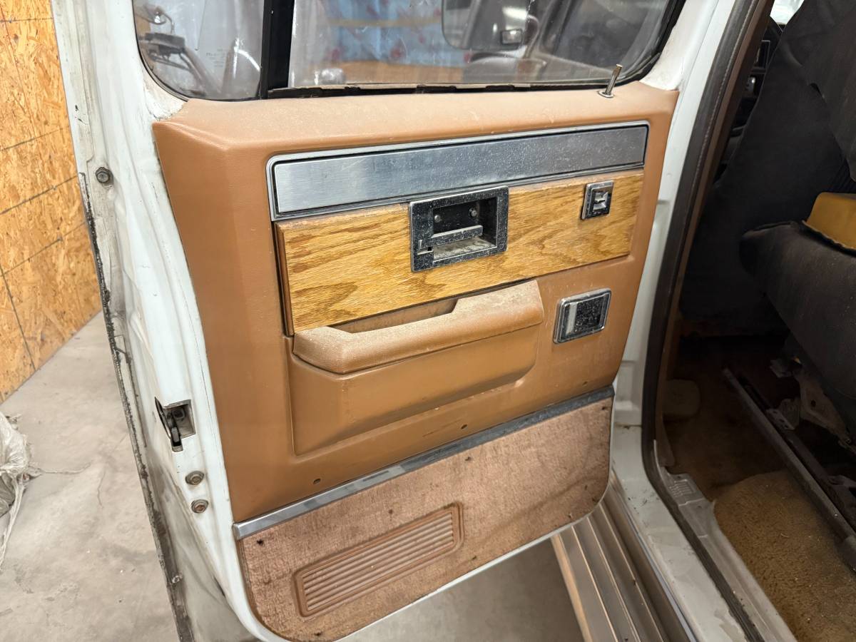 Gmc-r3500-1988-grey-9