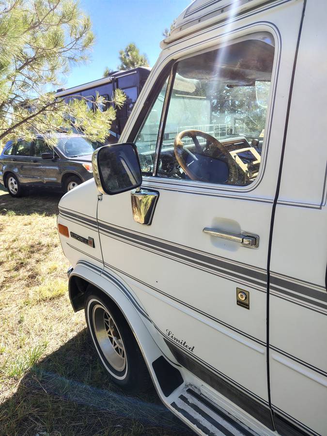Gmc-rally-34-ton-nominal-1991-white