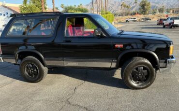 Gmc-s15-utility-12-ton-nominal-jimmy-1990-black-1