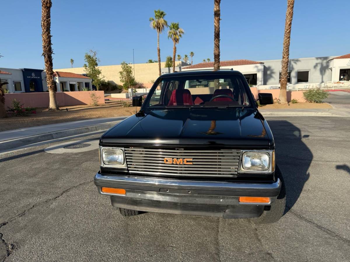 Gmc-s15-utility-12-ton-nominal-jimmy-1990-black-2