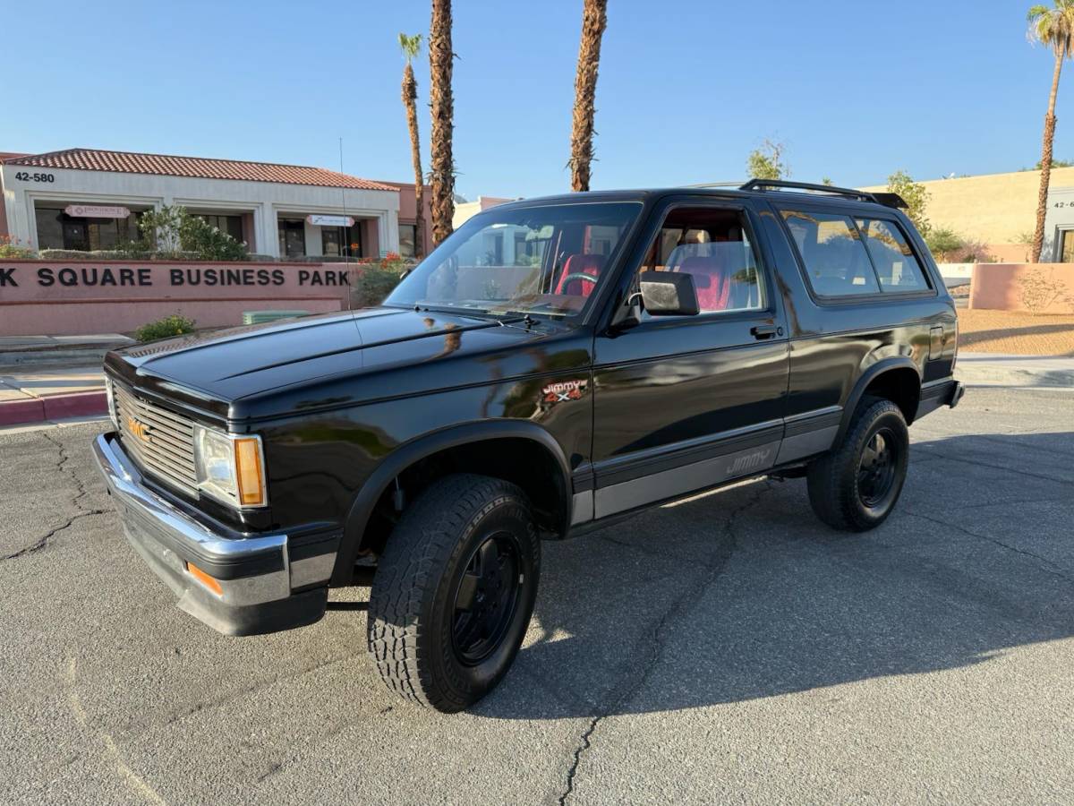 Gmc-s15-utility-12-ton-nominal-jimmy-1990-black-3