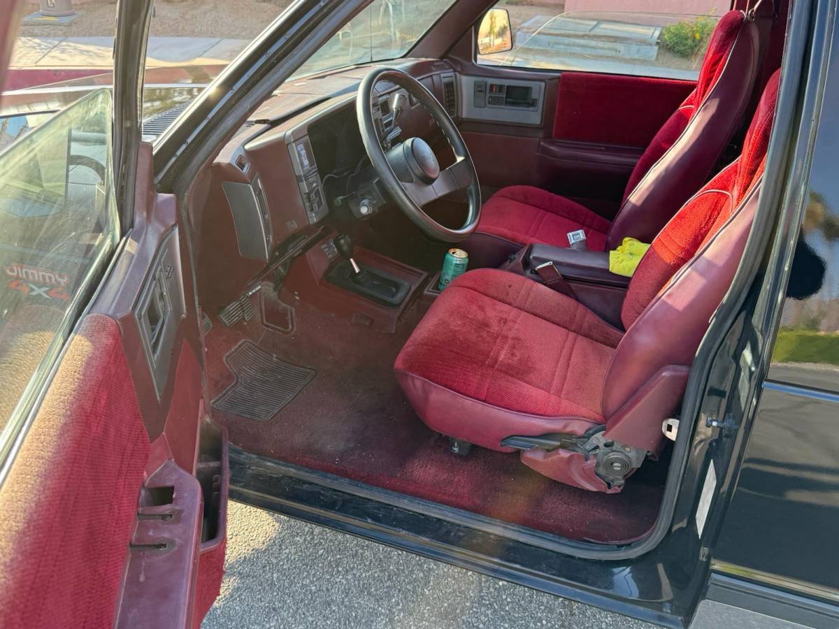 Gmc-s15-utility-12-ton-nominal-jimmy-1990-black-35