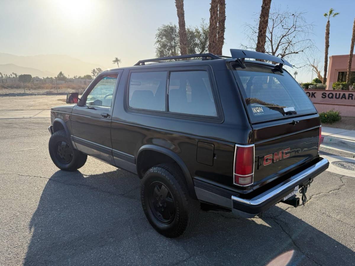 Gmc-s15-utility-12-ton-nominal-jimmy-1990-black-5