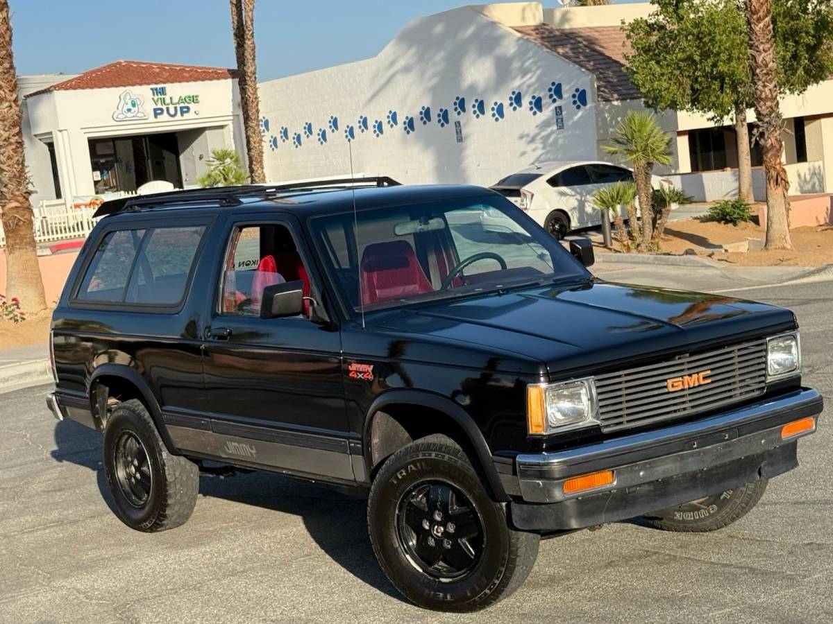 Gmc-s15-utility-12-ton-nominal-jimmy-1990-black