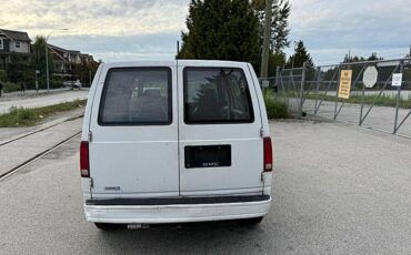 Gmc-safari-1988-white