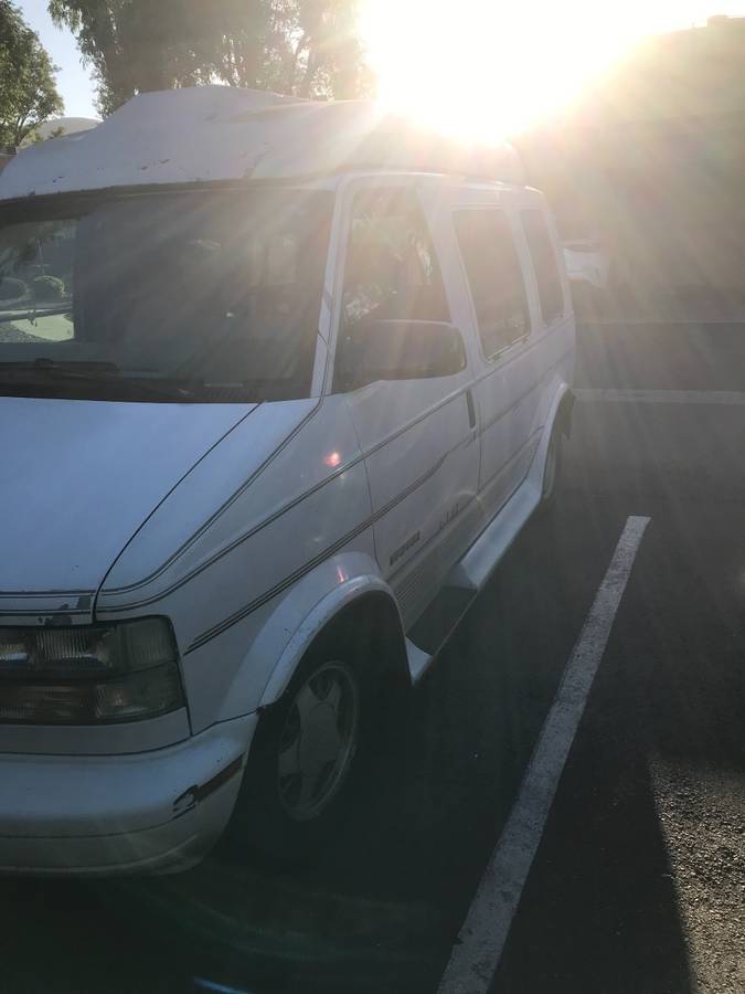 Gmc-safari-1995-white-10