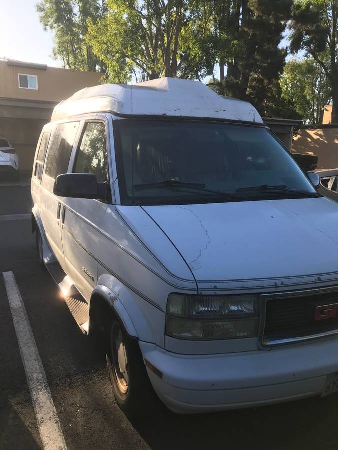 Gmc-safari-1995-white-9
