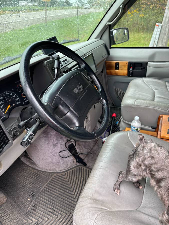 Gmc-safari-van-1995-black-1