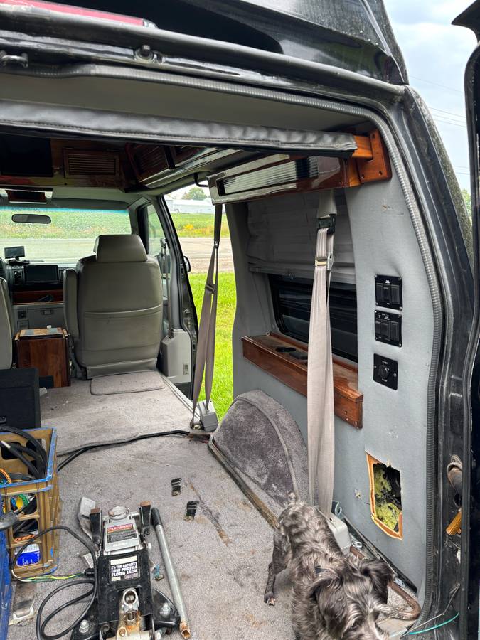Gmc-safari-van-1995-black-5