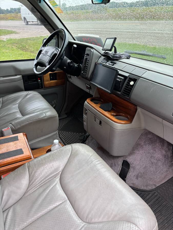 Gmc-safari-van-1995-black-7