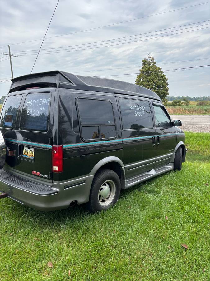 Gmc-safari-van-1995-black