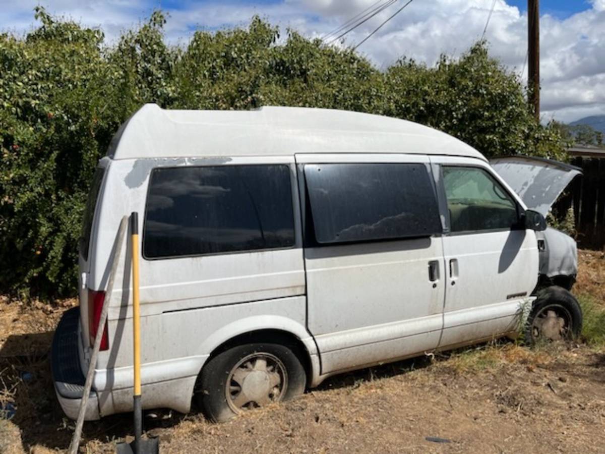 Gmc-savana-cargo-van-1996-2