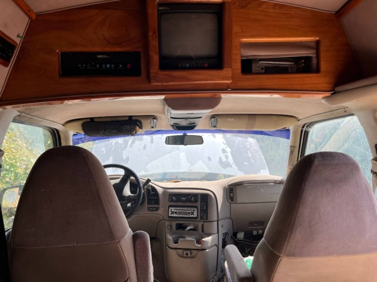 Gmc-savana-cargo-van-1996-3