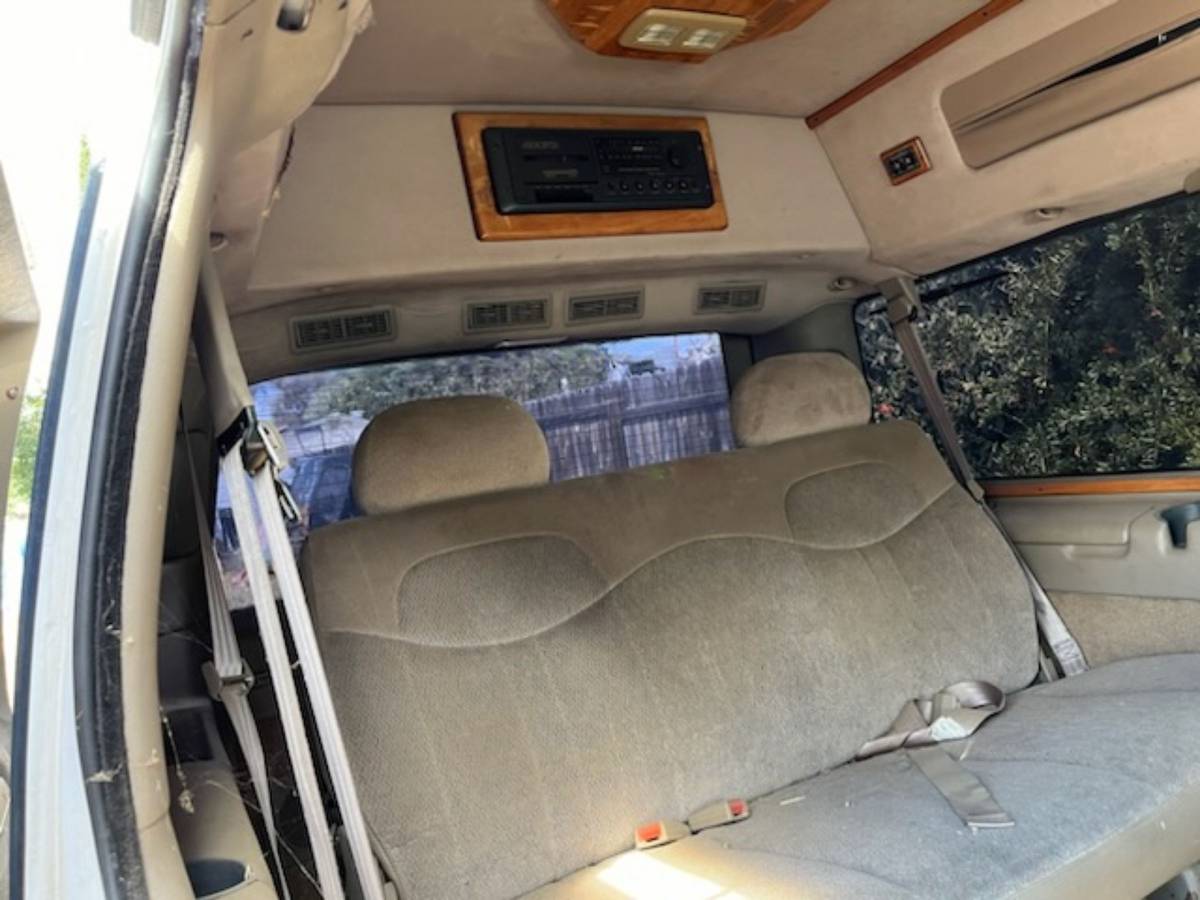 Gmc-savana-cargo-van-1996-4