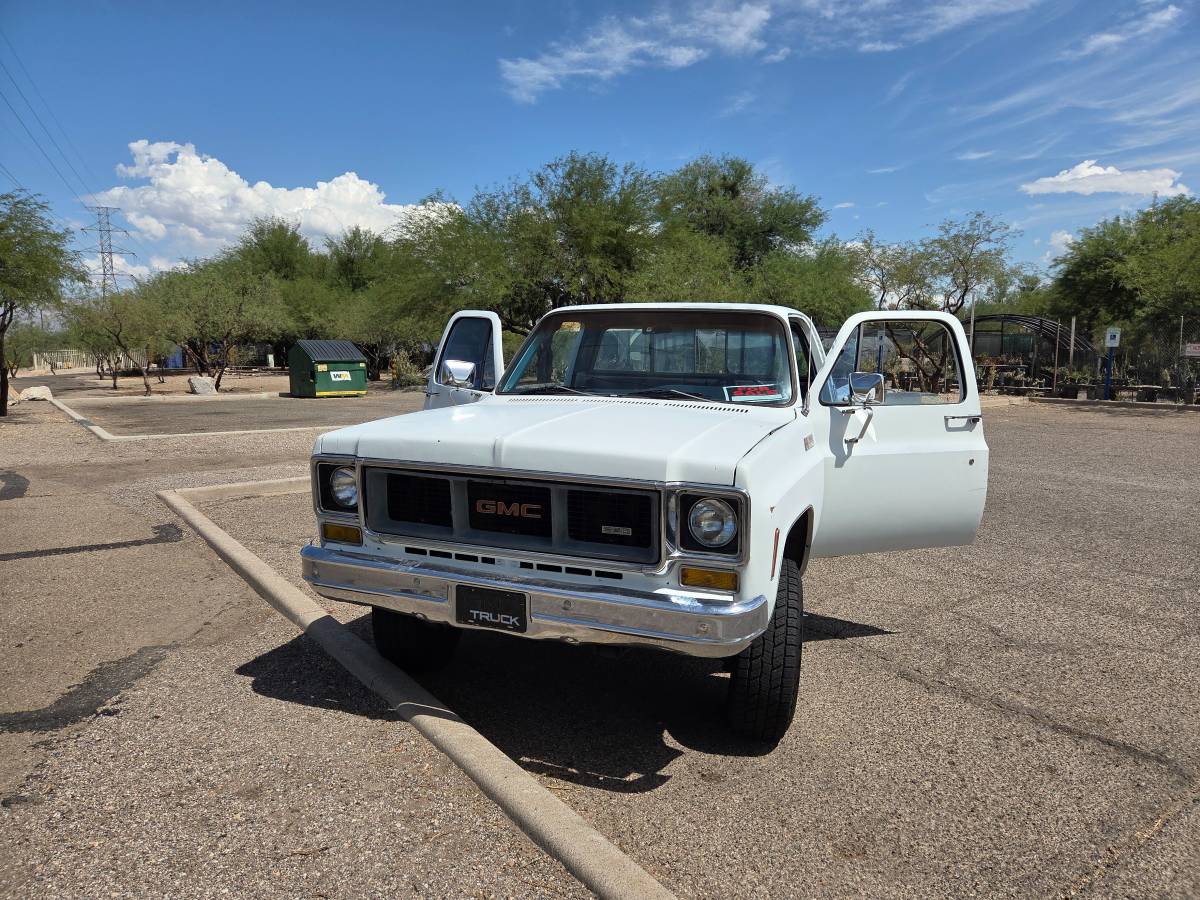 Gmc-sierra-1500-1974-white-2