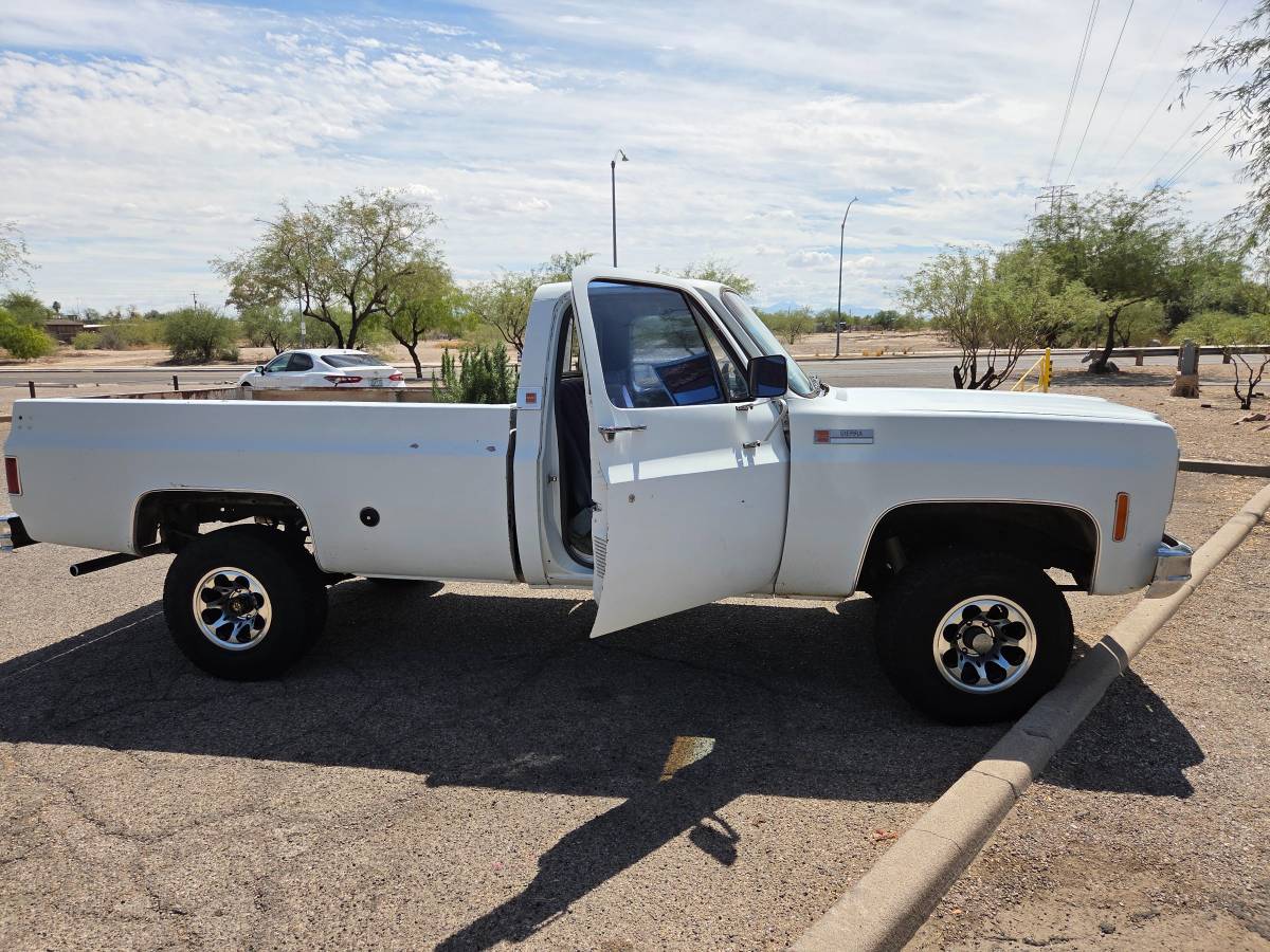 Gmc-sierra-1500-1974-white