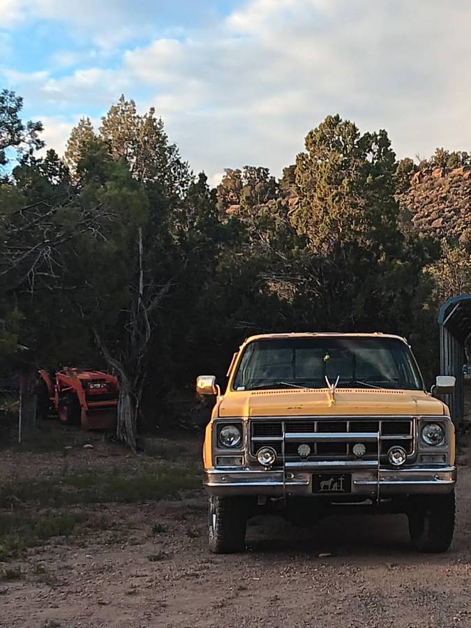 Gmc-sierra-1500-1979-yellow
