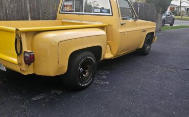 Gmc-sierra-1500-1981-yellow-1
