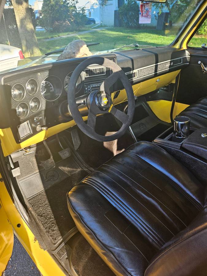 Gmc-sierra-1500-1981-yellow-2