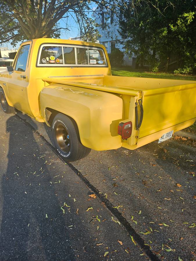 Gmc-sierra-1500-1981-yellow-5