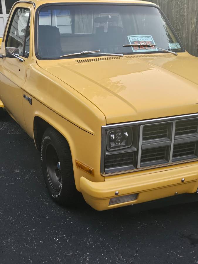Gmc-sierra-1500-1981-yellow