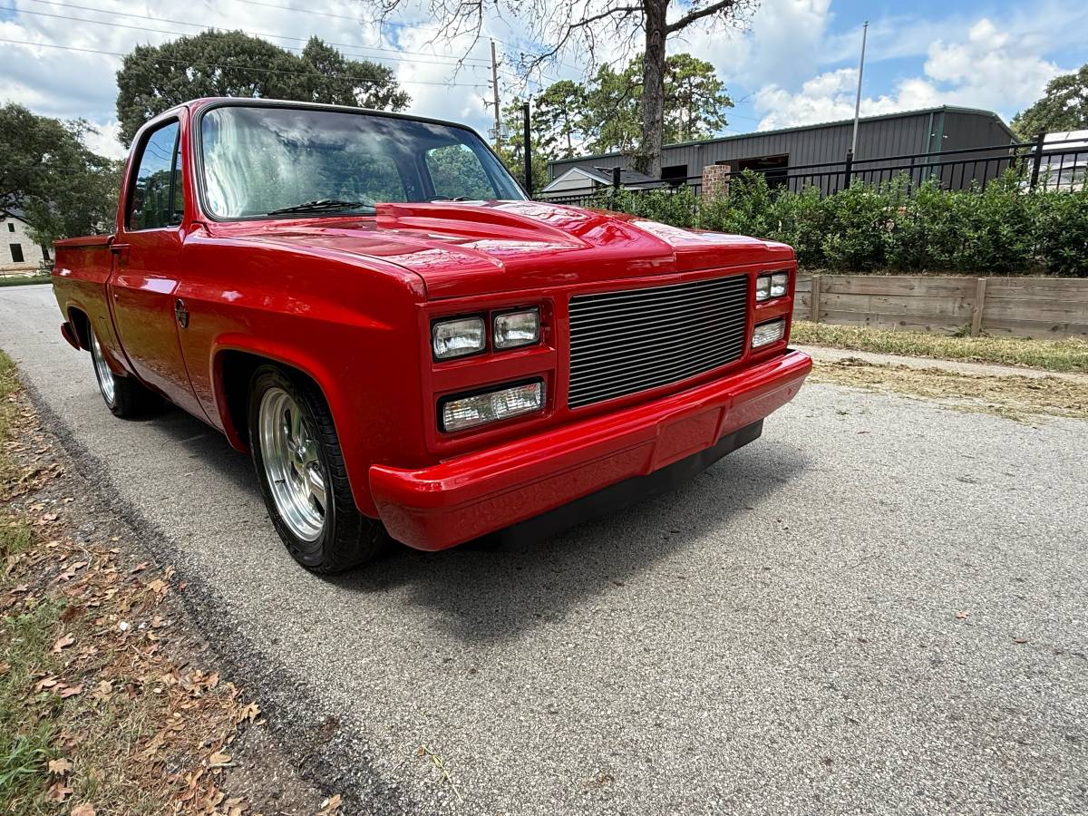 Gmc-sierra-1500-1982-red-2