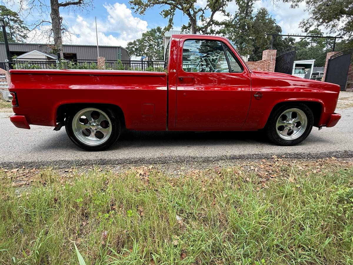 Gmc-sierra-1500-1982-red-3