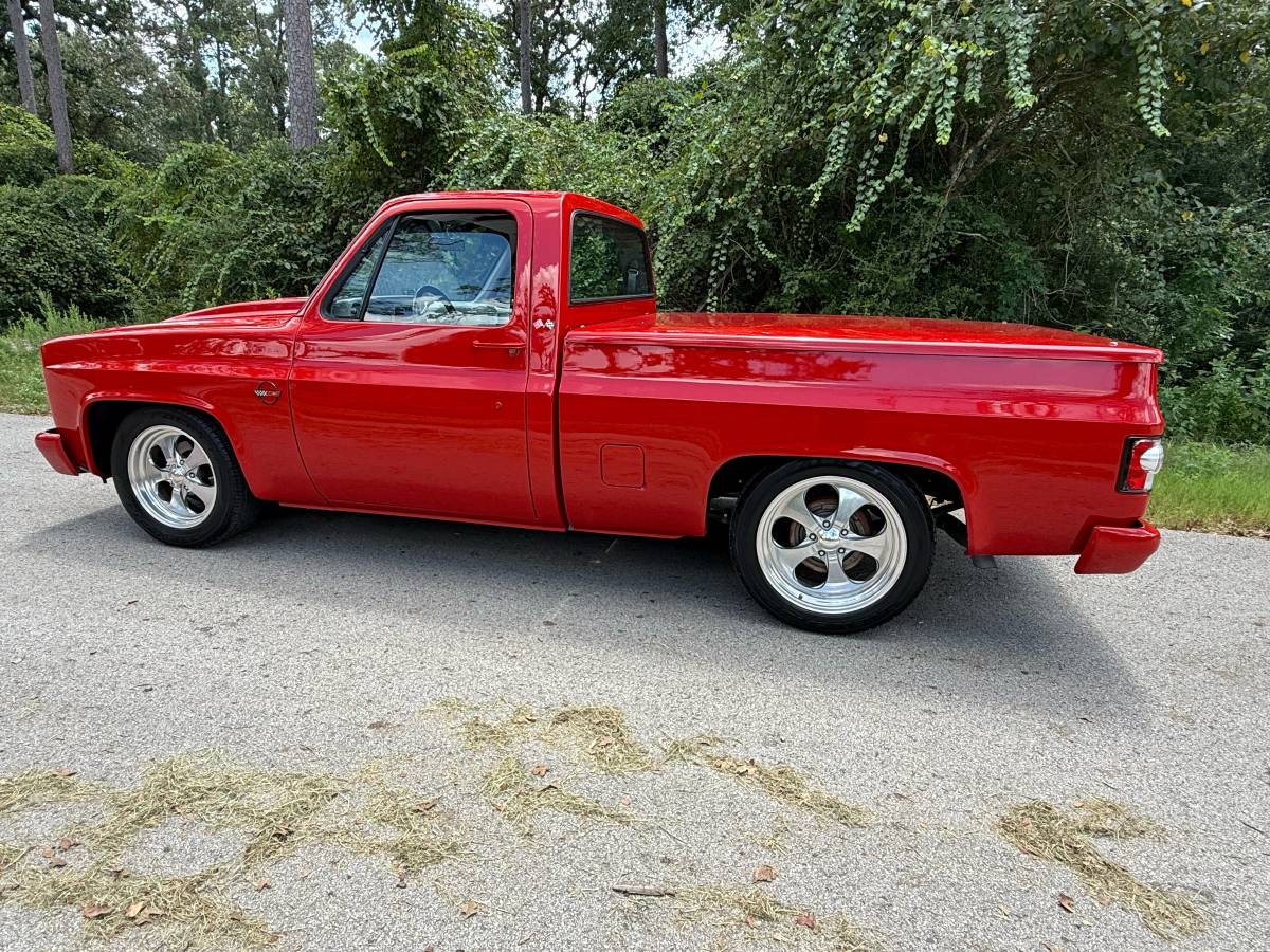 Gmc-sierra-1500-1982-red-4